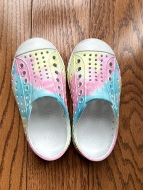 NATIVE SHOES | Size C7 Like New